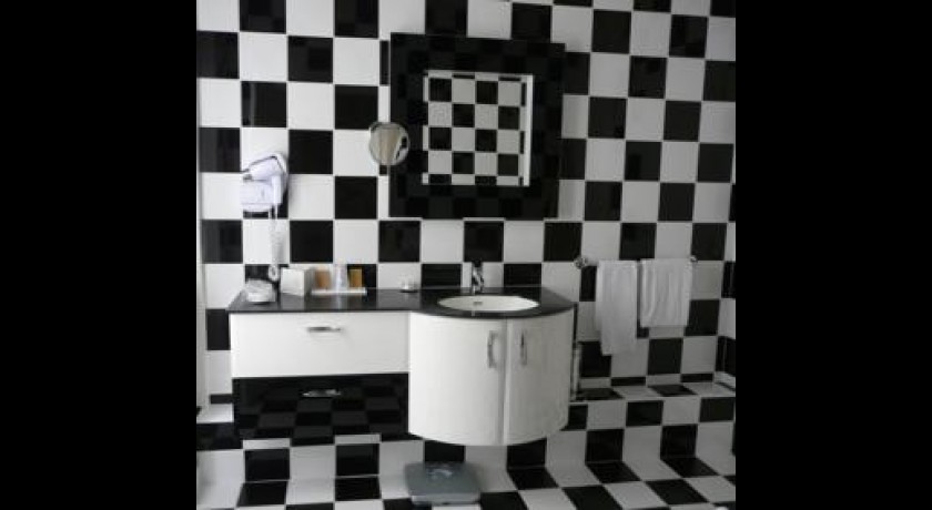 Hôtel de l'Abeille Orléans : Charme, Confort & Histoire au Cœur de la Ville