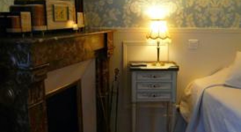 Hôtel de l'Abeille Orléans : Charme, Confort & Histoire au Cœur de la Ville