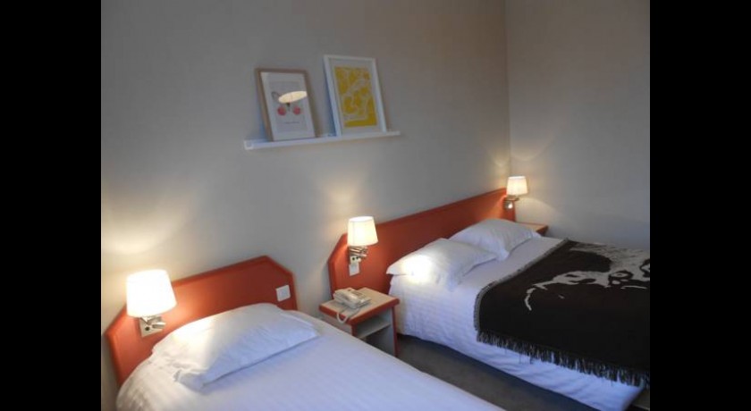 Hôtel Marguerite Orléans : Charme, Confort, et Emplacement Idéal en Centre-Ville