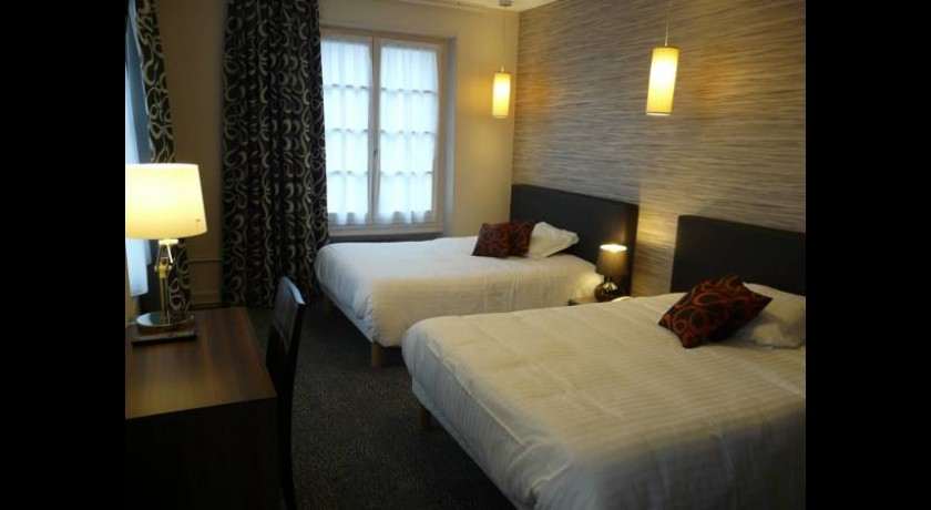 Hôtel Marguerite Orléans : Charme, Confort, et Emplacement Idéal en Centre-Ville