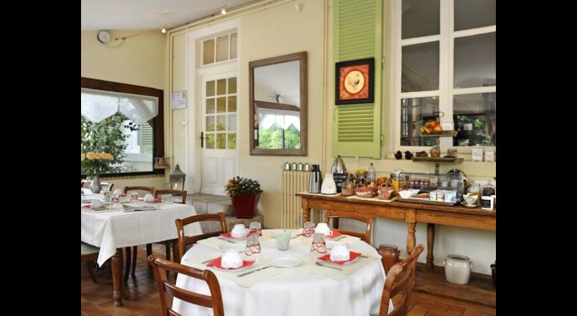 Hôtel Villa Marjane Orléans - Charme et Confort au Cœur de la Vallée de la Loire | Réservez dès maintenant