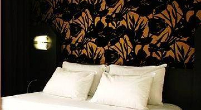 Séjournez à l'Hôtel Voltaire Opéra: Charme et Confort au Cœur de Nantes