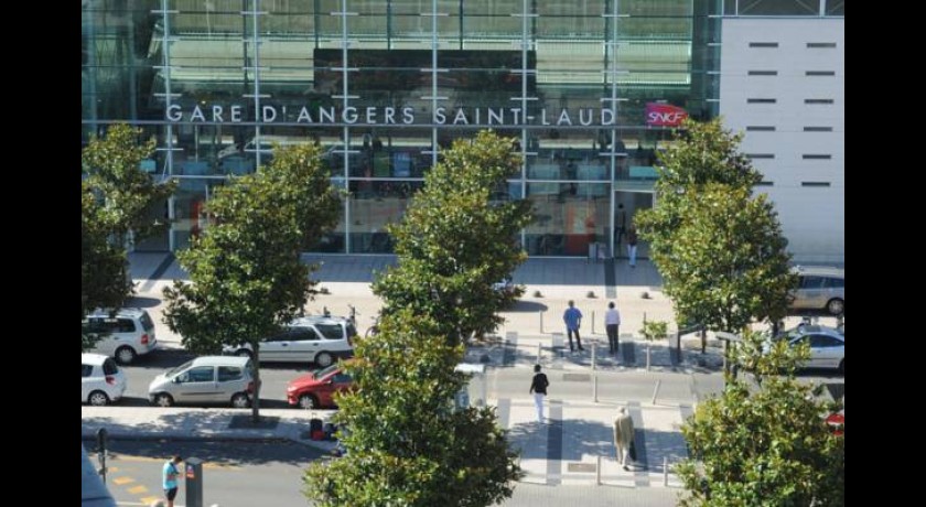 Grand Hotel De La Gare**  Angers