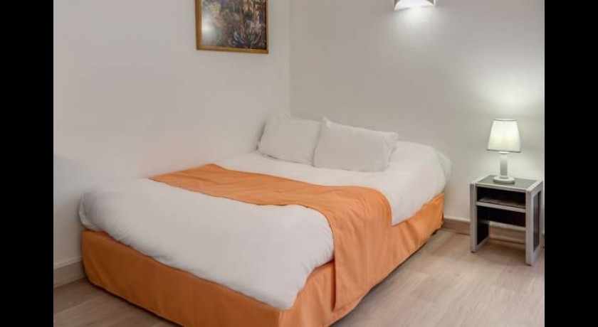 Hotel La Barque  Beaumont-sur-sarthe