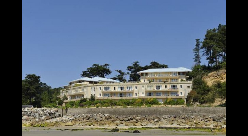 Le Grand Hotel De La Mer  Crozon