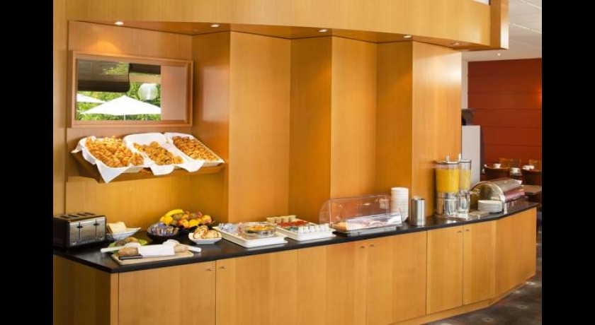 Hôtel Escale Océania Brest Aéroport - Confort et Modernité à Proximité de l'Aéroport de Brest