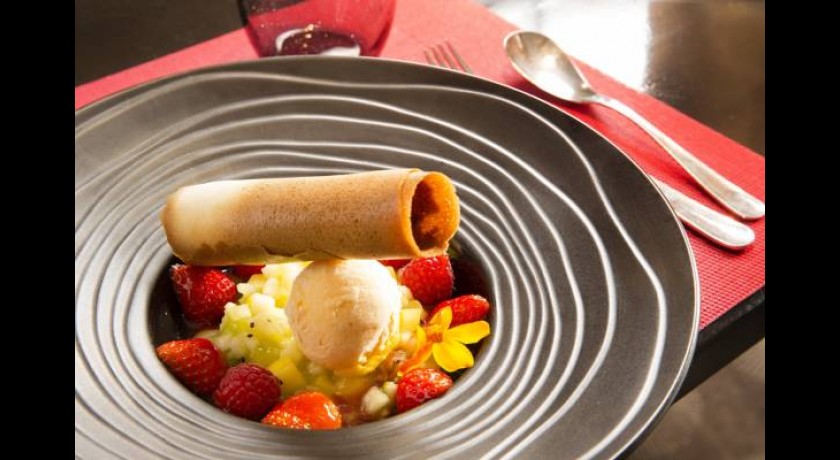 Hôtel Escale Océania Brest Aéroport - Confort et Modernité à Proximité de l'Aéroport de Brest