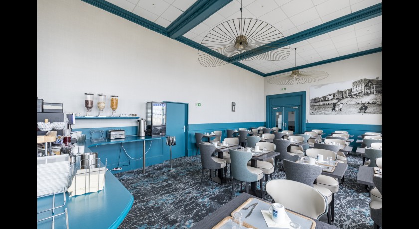 Hôtel Kyriad Saint-Malo Plage : Vue Mer Époustouflante, Confort et Bien-être en Bretagne
