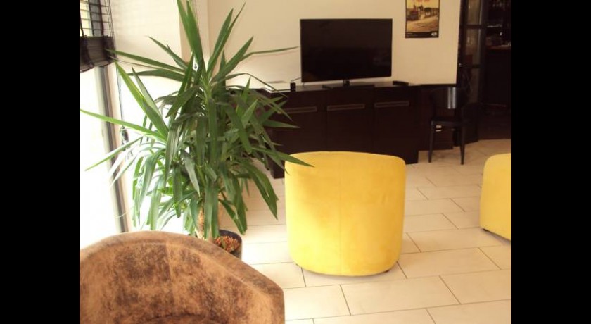 Hôtel Anne de Bretagne à Vannes - Séjour Confortable au Cœur du Morbihan