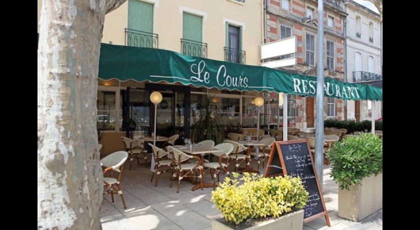 HÔtel Restaurant Le Cours  Saint-gilles