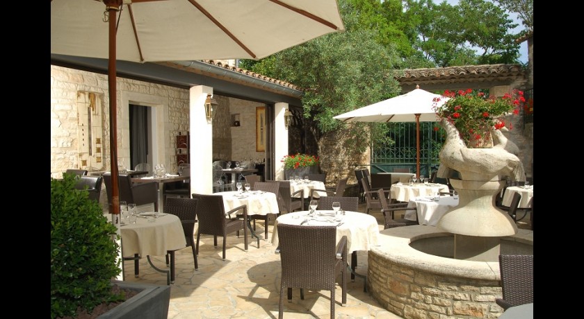 HÔtel Restaurant Le Mas Du Terme  Barjac