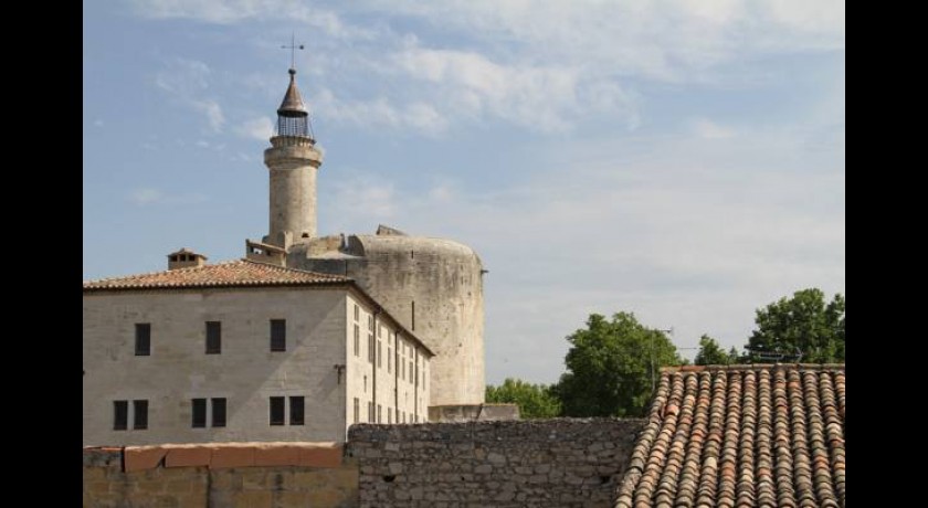 HÔtel Restaurant Le Saint Louis  Aigues-mortes