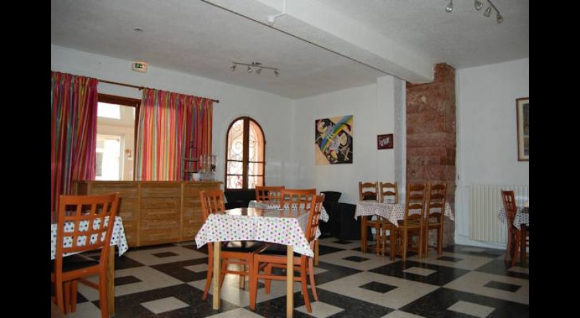 Découvrez l'Hôtel de la Mer à Valras-Plage - Confort et Vue Imprenable sur la Méditerranée