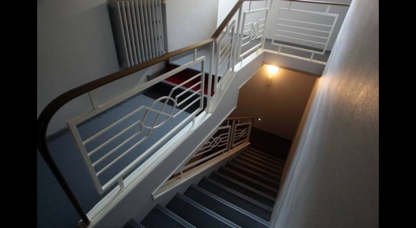 Découvrez l'Hôtel de la Mer à Valras-Plage - Confort et Vue Imprenable sur la Méditerranée