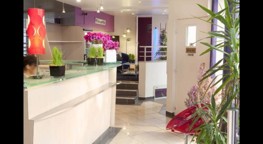 Hôtel Le Hameau De Passy  Paris