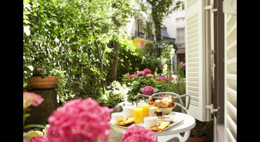 Hôtel Le Hameau De Passy  Paris