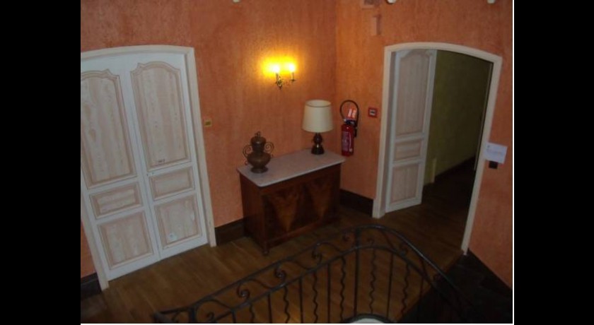 Hôtel Saint-Sauveur à Meyrueis - Charme 3 Étoiles au Cœur du Parc des Cévennes