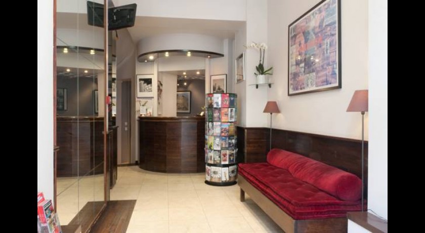 Hôtel Le Relais Moncey à Paris - Confort et Accessibilité près de Montparnasse