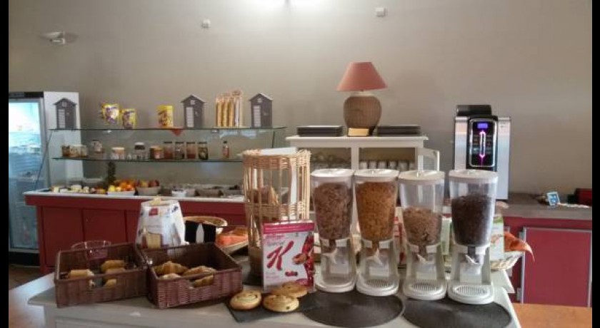 Découvrez l'Hôtel ibis Styles Fréjus Saint-Raphaël | Confort, Design et Proximité de la Côte d'Azur