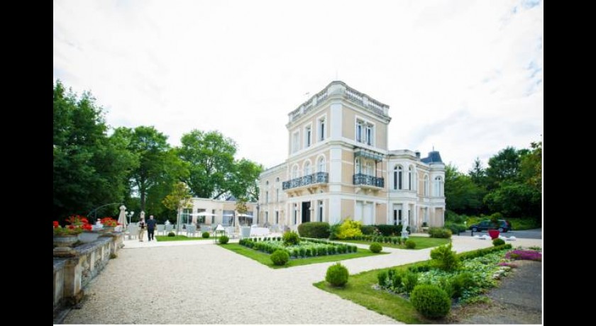 Hotel Chateau Du Clos De La Ribaudiere  Chasseneuil-du-poitou