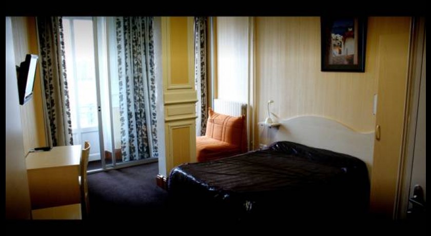 Hotel Au Chapon Fin  Poitiers