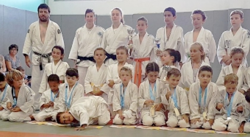 JUDO CLUB HYEROIS