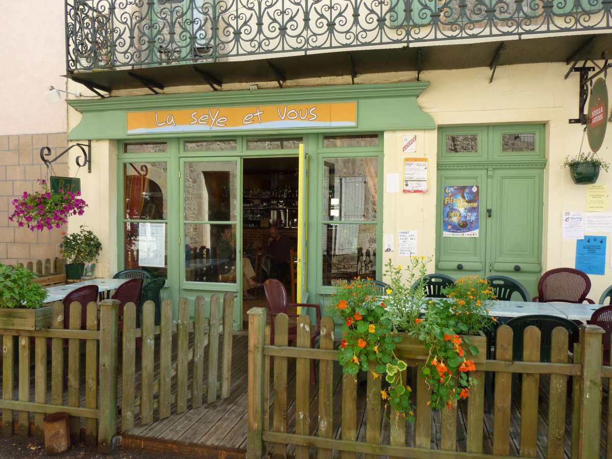 Restaurant Le Carré Des Gourmets Saintantoninnobleval