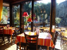 Restaurant Creperie Fontaine Du Jerzual