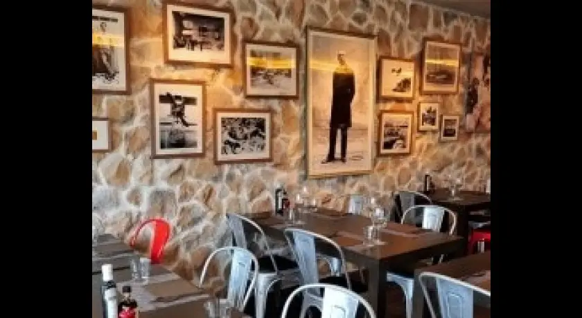 Restaurant Explorers Pub Monaco