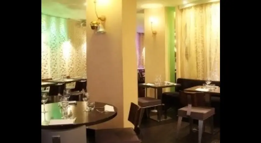 Restaurant Num Paris