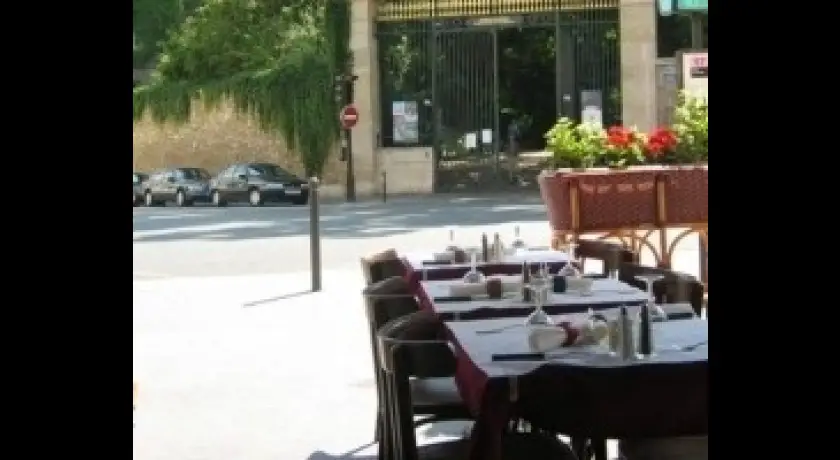 Restaurant L'Écureuil, L'oie Et Le Canard Paris