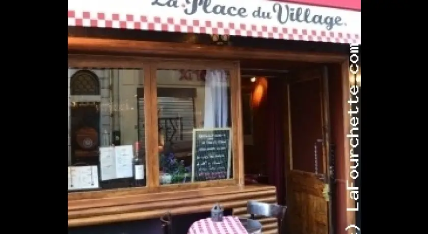 Restaurant La Place Du Village Paris