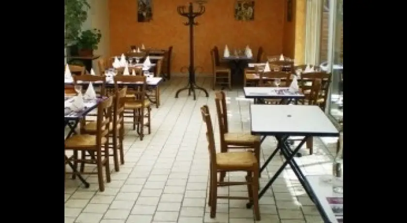 Restaurant La Tour D'abain Thurageau