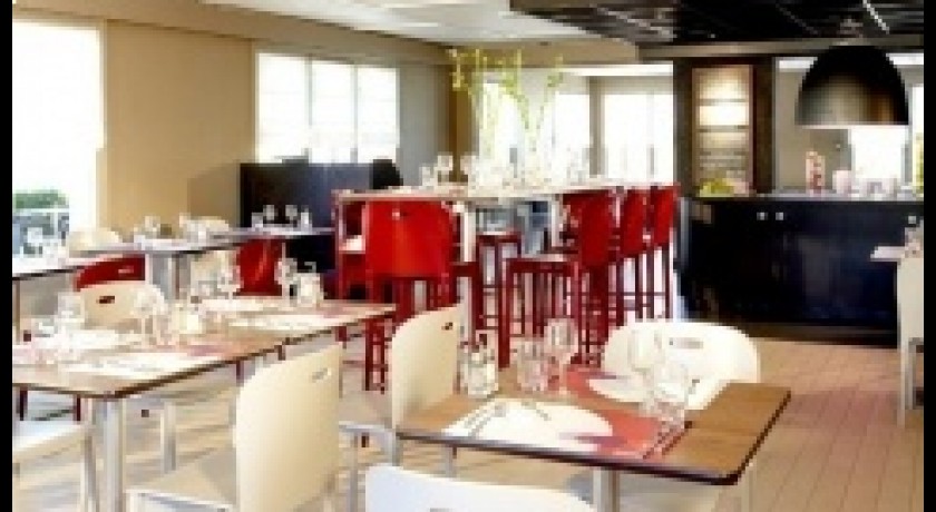 Campanile Montargis-amily Amilly