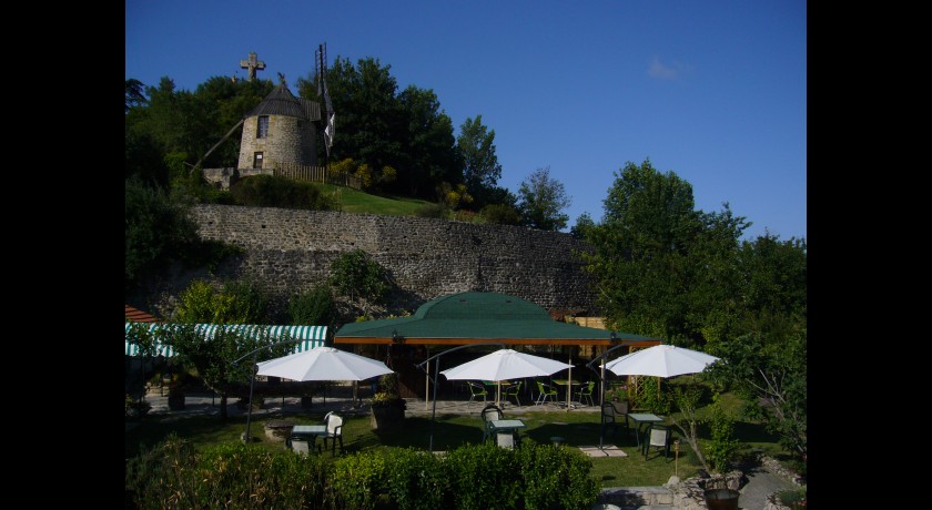 Au Pied Du Moulin Lautrec