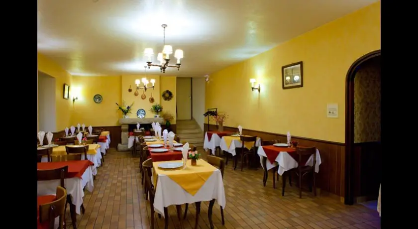 Restaurant Hrc Des Trois Chateaux Plouay