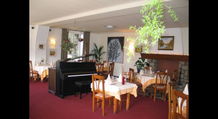 Hôtel Restaurant Du Lac Crozant