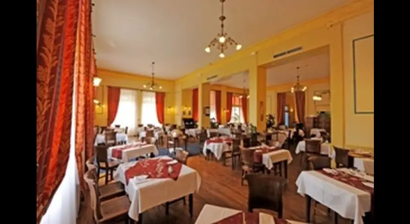 Hôtel Restaurant Le Trianon Evaux-les-bains
