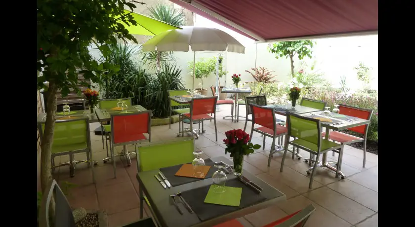 Restaurant Le Jardin De Tienou Pierrelatte