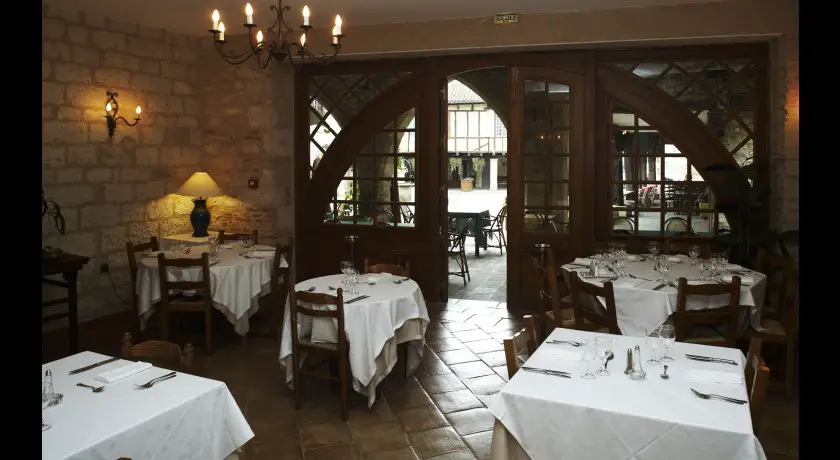 Restaurant La Table Des Consuls Castelnau-de-montmiral