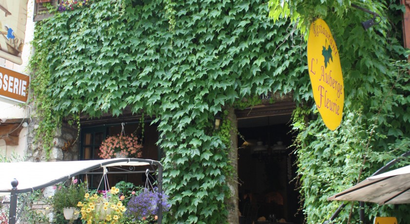 Restaurant Chat Plume Villeneuve Loubet