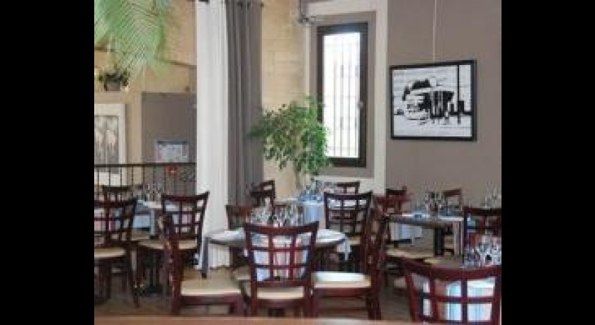 Restaurant Le Café'in Carrières-sur-seine