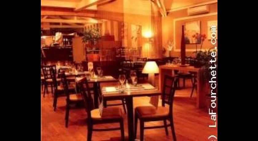 Restaurant Le Café'in Carrières-sur-seine