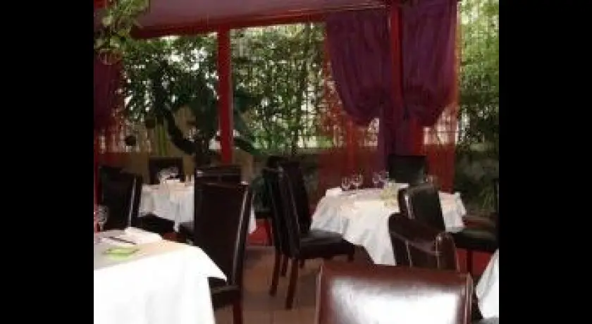 Restaurant St Cyr Palace Paris