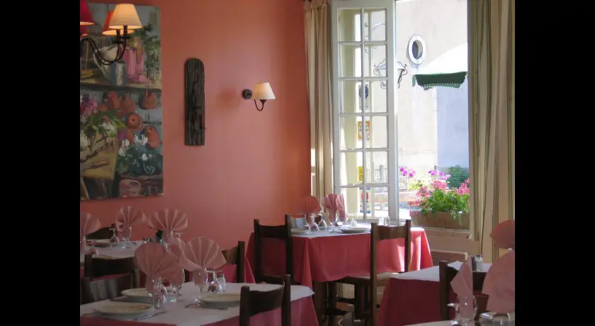 Restaurant L'orée Du Bois Velles