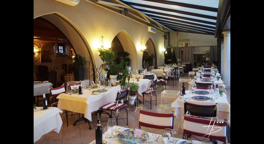 Restaurant L'hostellerie Des Ducs Duras