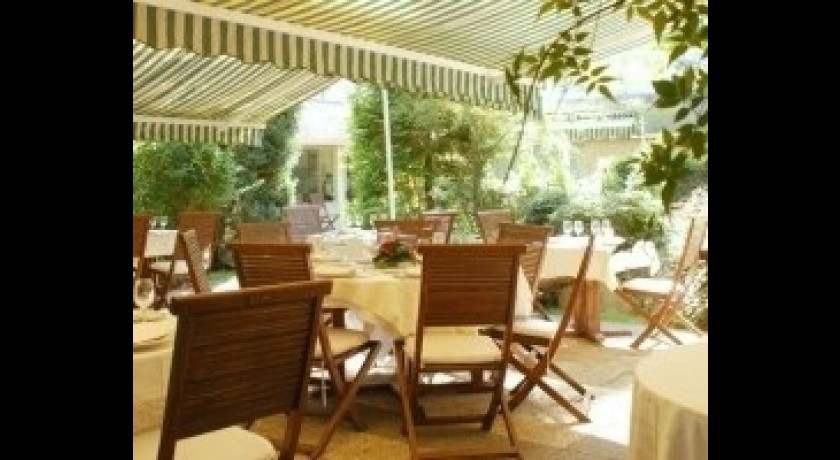 Restaurant L'ermitage Des Loges - Le Saint-exupéry Saint-germain-en-laye