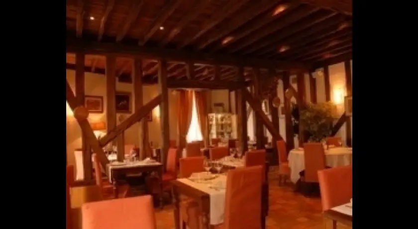 Restaurant Auberge Du Cheval Blanc Yvoy-le-marron