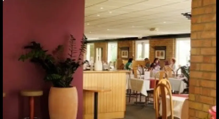 Restaurant En K2 Faim - Altia Hôtel Neuville-en-ferrain