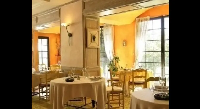 Hôtel Restaurant Auberge De Noves Noves